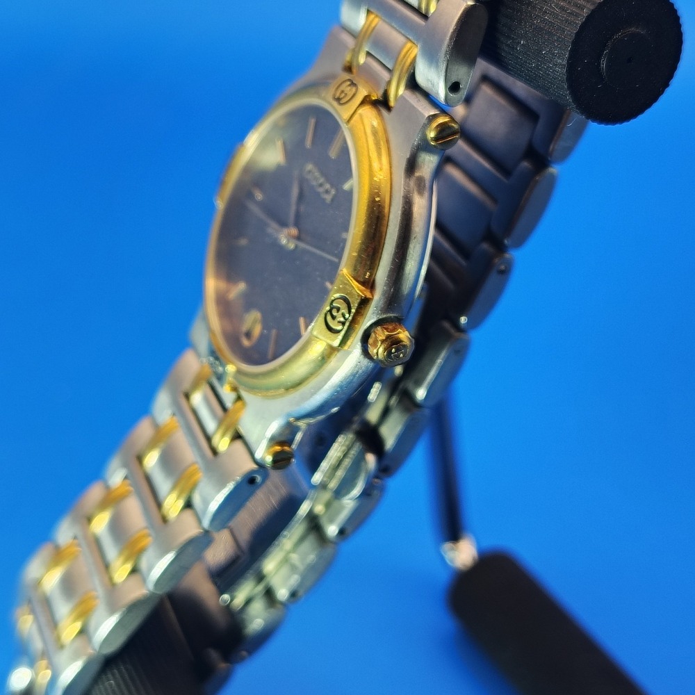 Vintage 1987 Gucci 9000M Swiss Made Women's Quartz Luxury Watch Size 6.25+ Link‎ - Picture 4 of 9